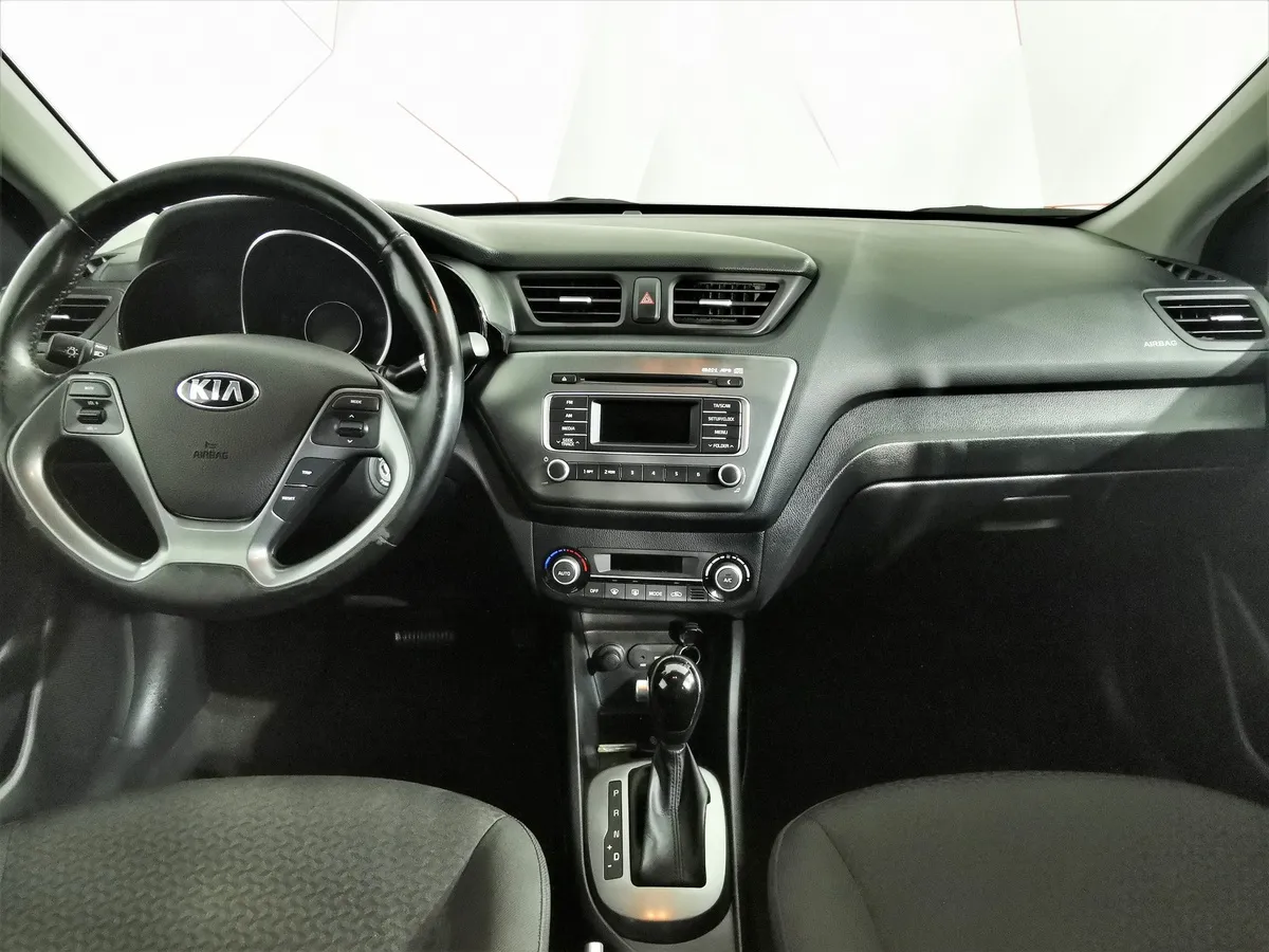 Kia Rio 1.6 AT (123 л.с.) Серебристый в АВИЛОН. Слайд №13