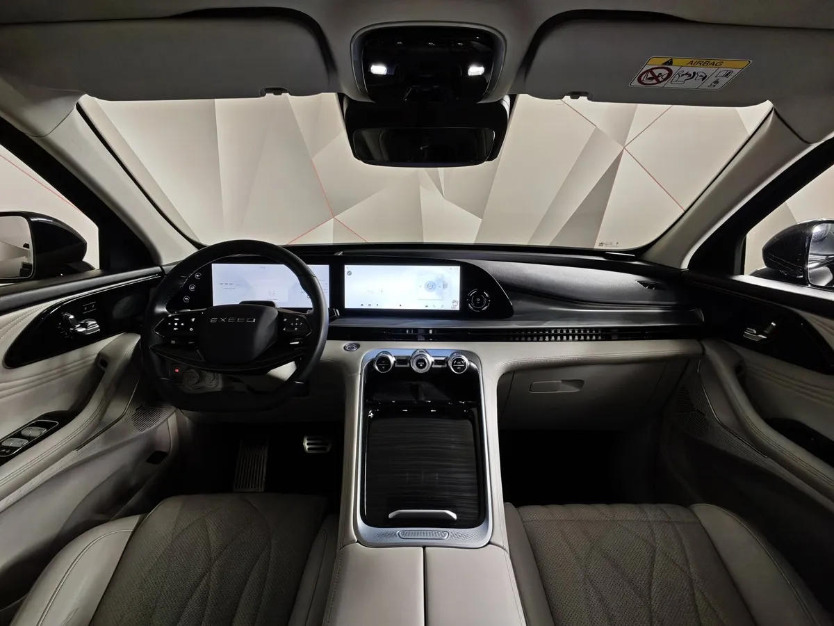 EXEED RX 2.0T DCT 4WD (249 л.с.) Flagship Черный в АВИЛОН. Слайд №11