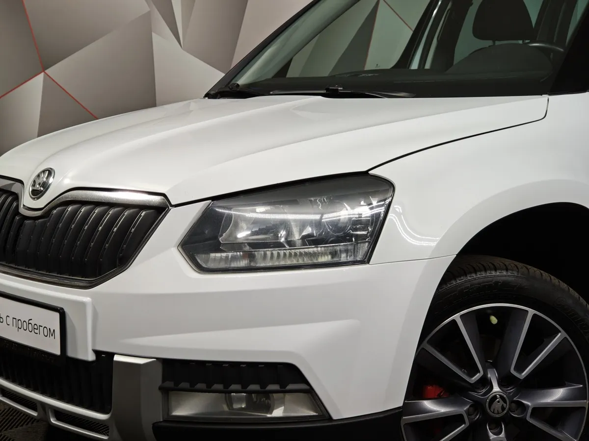 Skoda Yeti 1.8 TSI 4x4 DSG (152 л.с.) Белый в АВИЛОН. Слайд №10