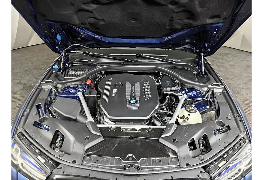 BMW 5 серия 530d xDrive Steptronic (249 л.с.) M Sport Plus Синий в АВИЛОН. Слайд №10