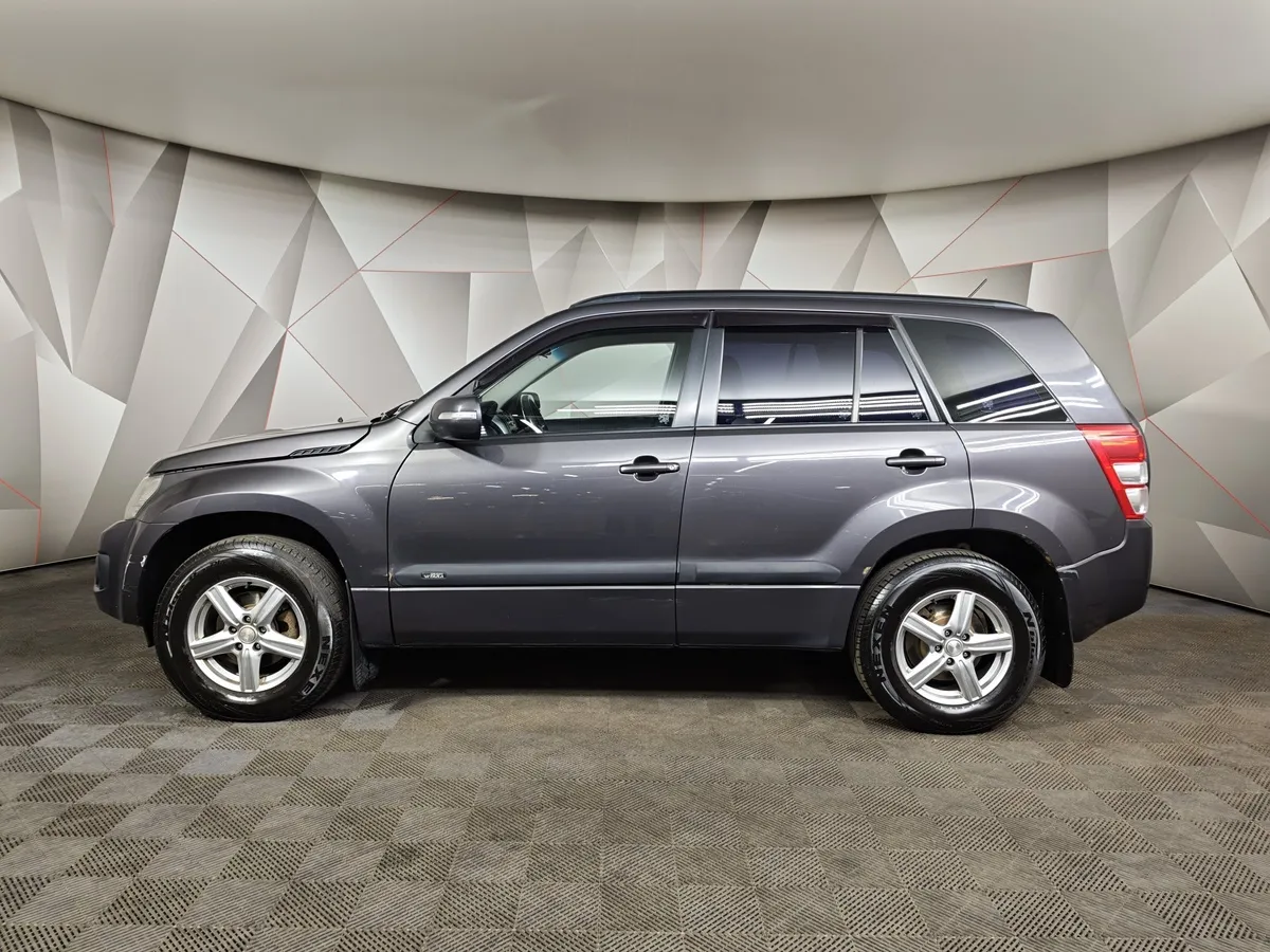 Suzuki Grand Vitara 2.0 AT (140 л.с.) Серый в АВИЛОН. Слайд №5