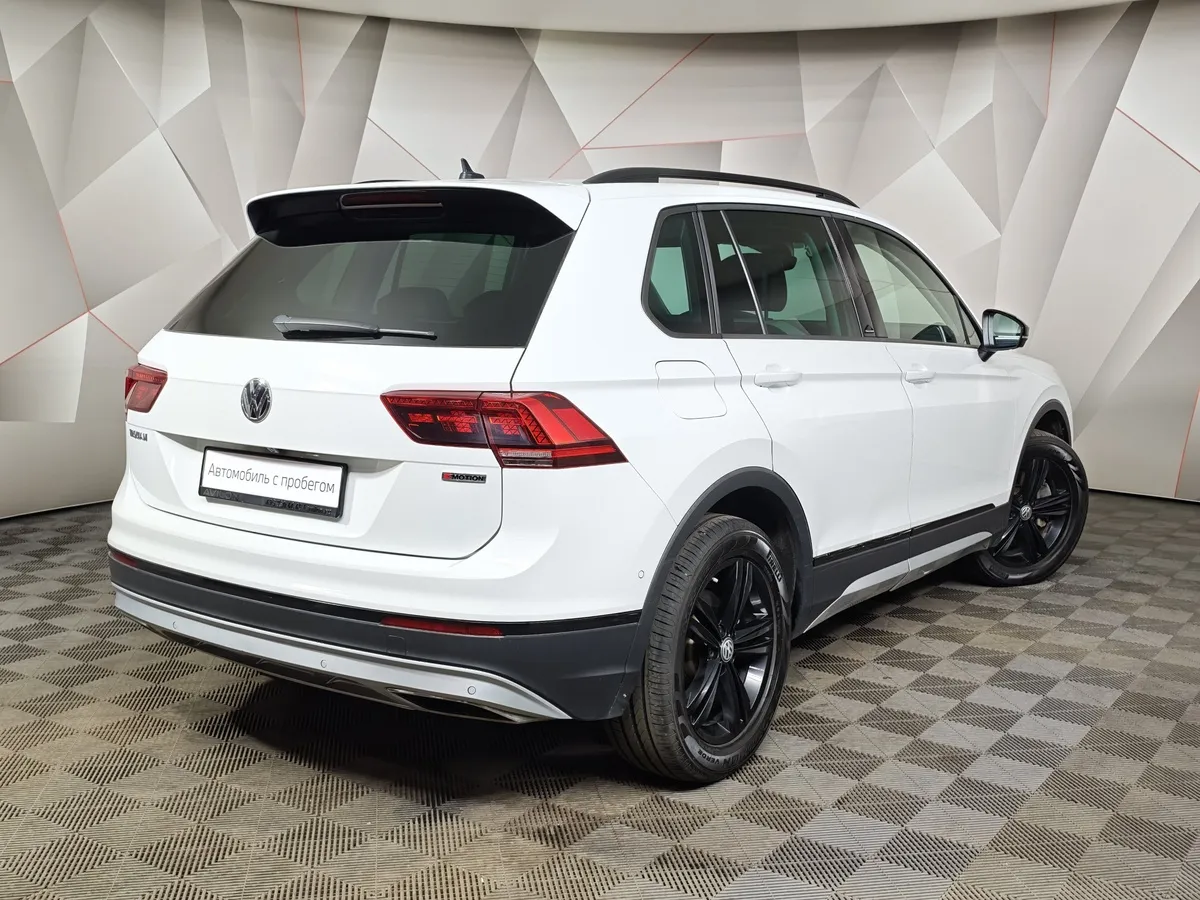 Volkswagen Tiguan 2.0 TSI 4Motion DSG (180 л.с.) OFFROAD Белый в АВИЛОН. Слайд №2