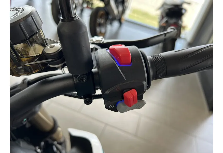 LIVE. Слайд №11