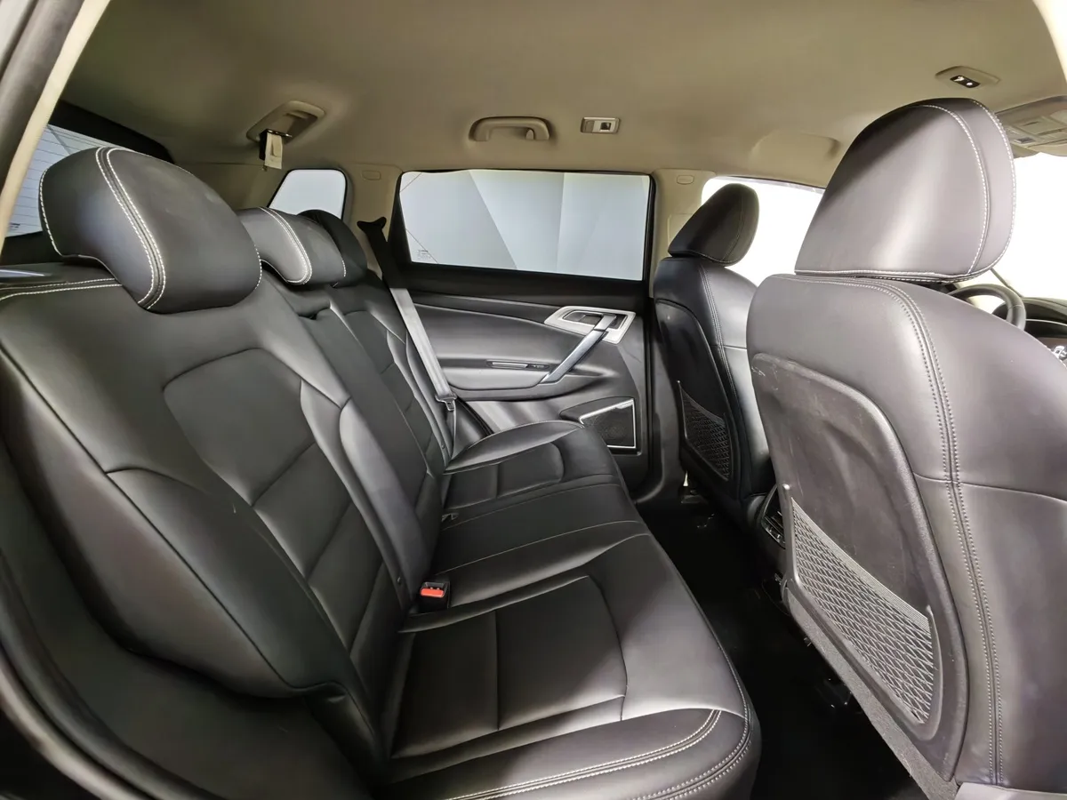 Geely Atlas 2.4 AT AWD (148 л.с.) Standard Черный в АВИЛОН. Слайд №15