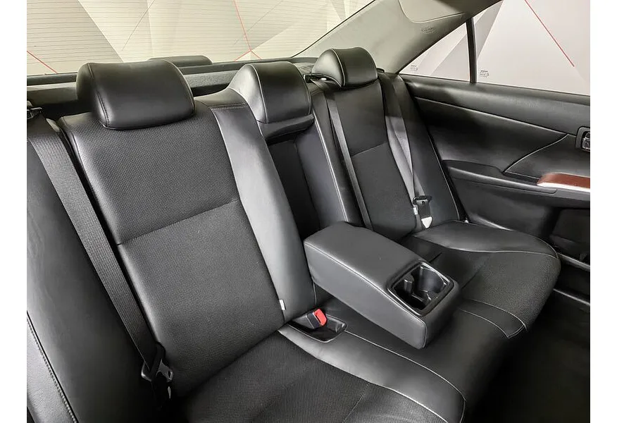 Toyota Camry 2.5 AT (181 л.с.) Серый в АВИЛОН. Слайд №15