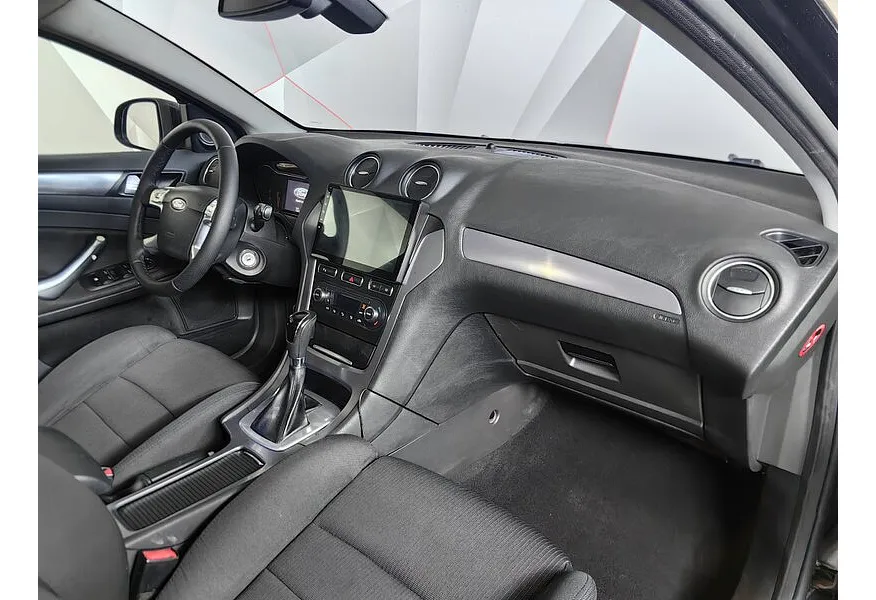 Ford Mondeo 2.3 AT (161 л.с.) Titanium Черный в АВИЛОН. Слайд №9