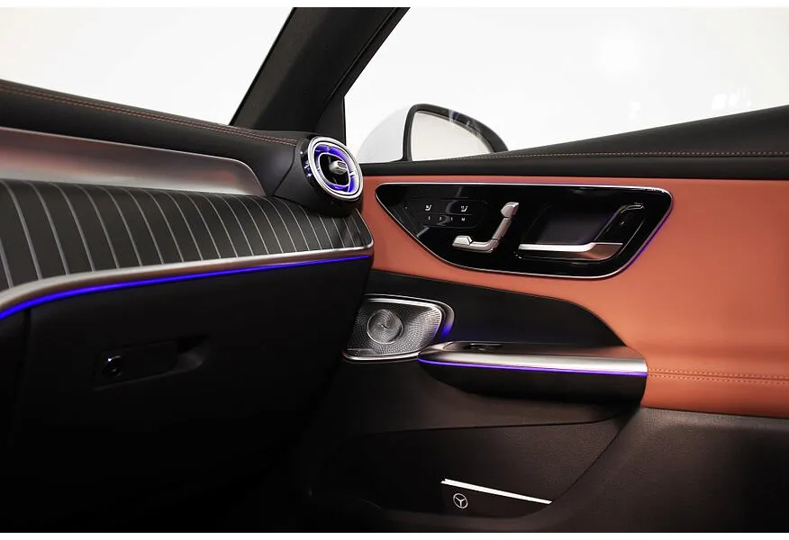 Mercedes-Benz GLC Купе 300 9G-TRONIC 4MATIC (272 л.с.) Белый в АВИЛОН. Слайд №15