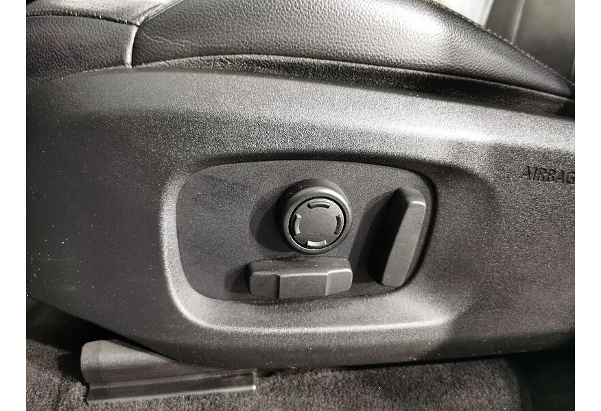 Land Rover Range Rover Evoque 2.0 TD4 AT AWD (150 л.с.) SE Dynamic Голубой в АВИЛОН. Слайд №22