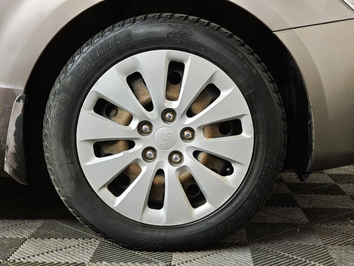 Kia Ceed 1.6 CRDi AT (115 л.с.) Бежевый в АВИЛОН. Слайд №9