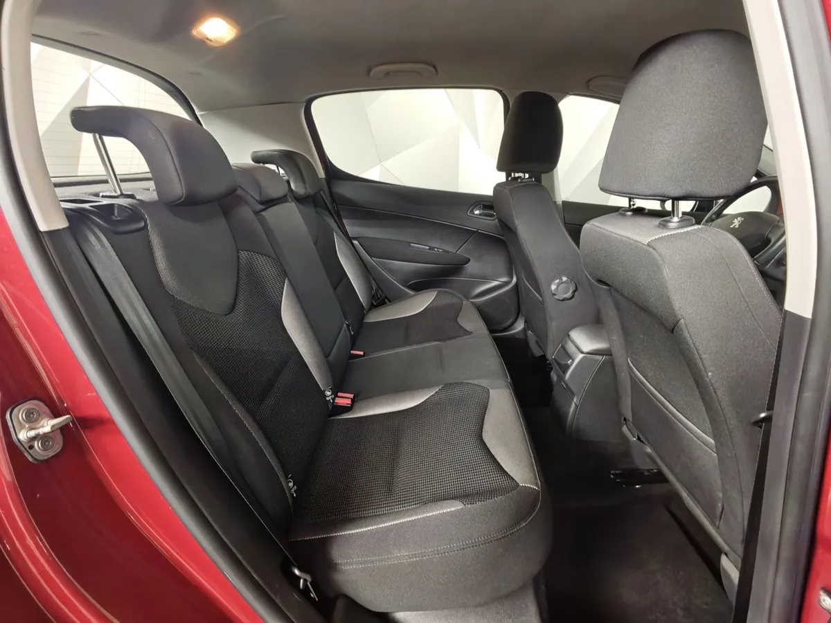 Peugeot 308 1.6 VTi AT (120 л.с.) Красный в АВИЛОН. Слайд №16