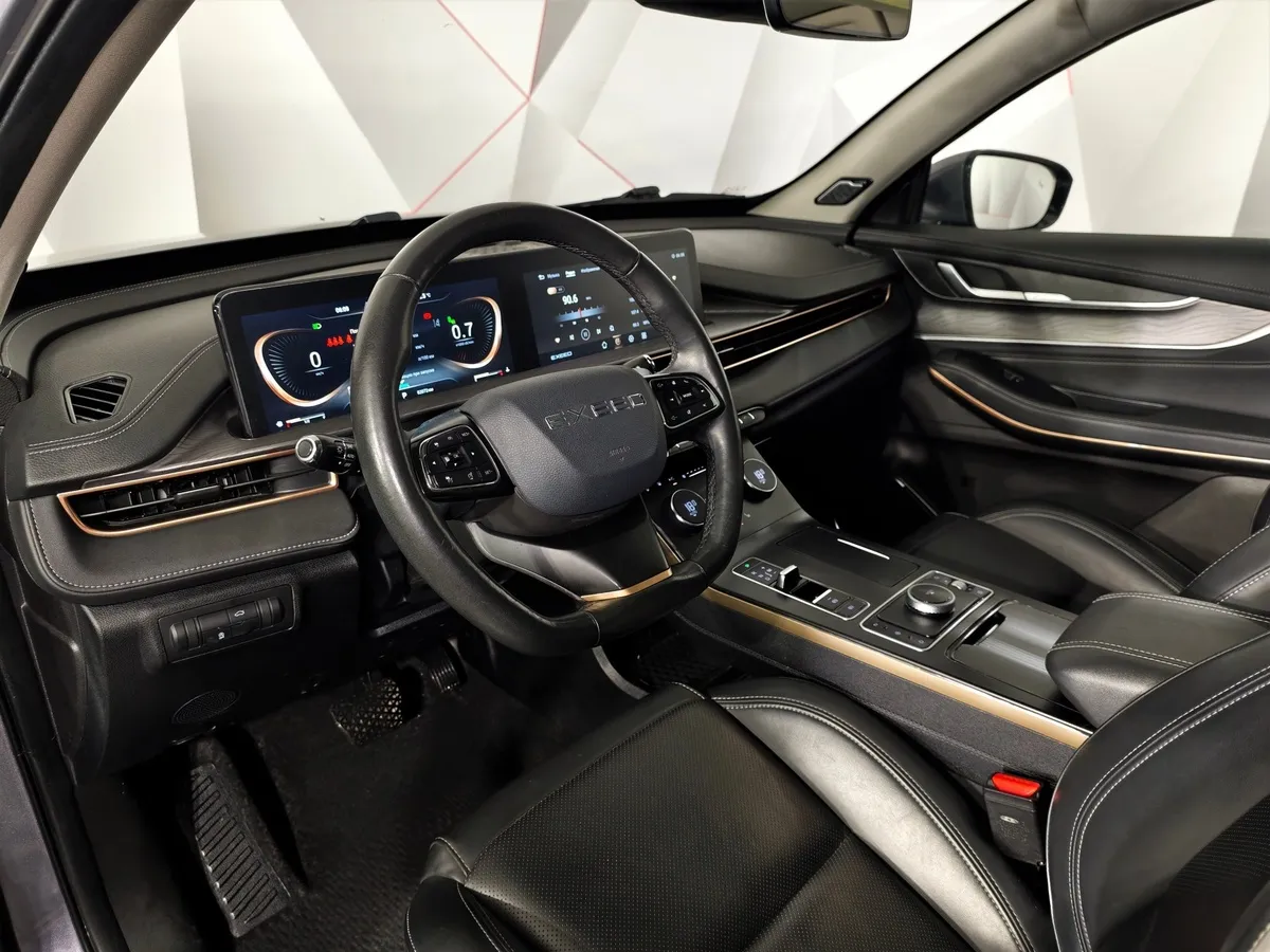 EXEED LX 1.6T 7DCT 4WD (150 л.с.) Premium Серый в АВИЛОН. Слайд №18