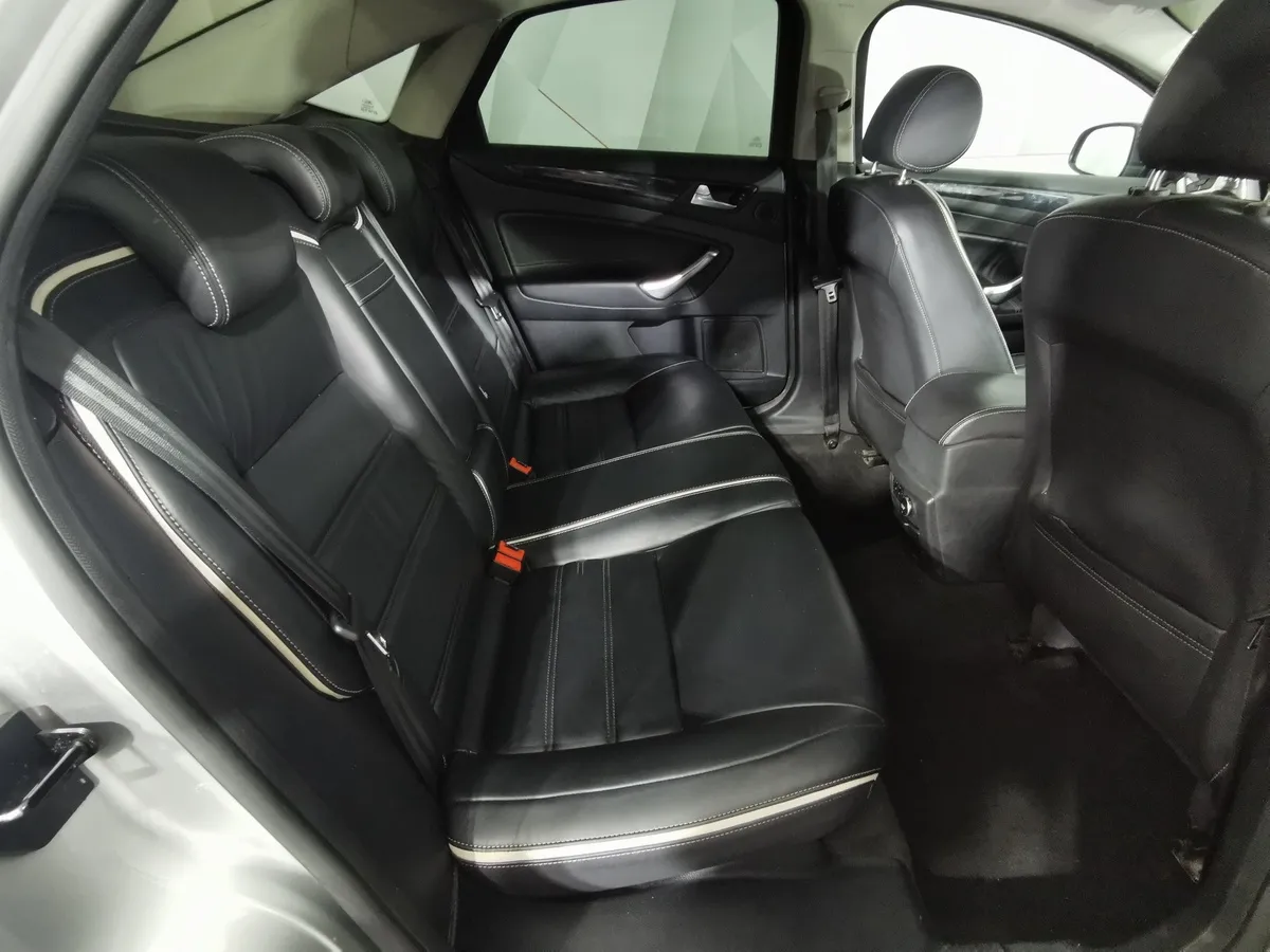 Ford Mondeo 2.0 EcoBoost PowerShift (200 л.с.) Titanium Black Серебристый в АВИЛОН. Слайд №15