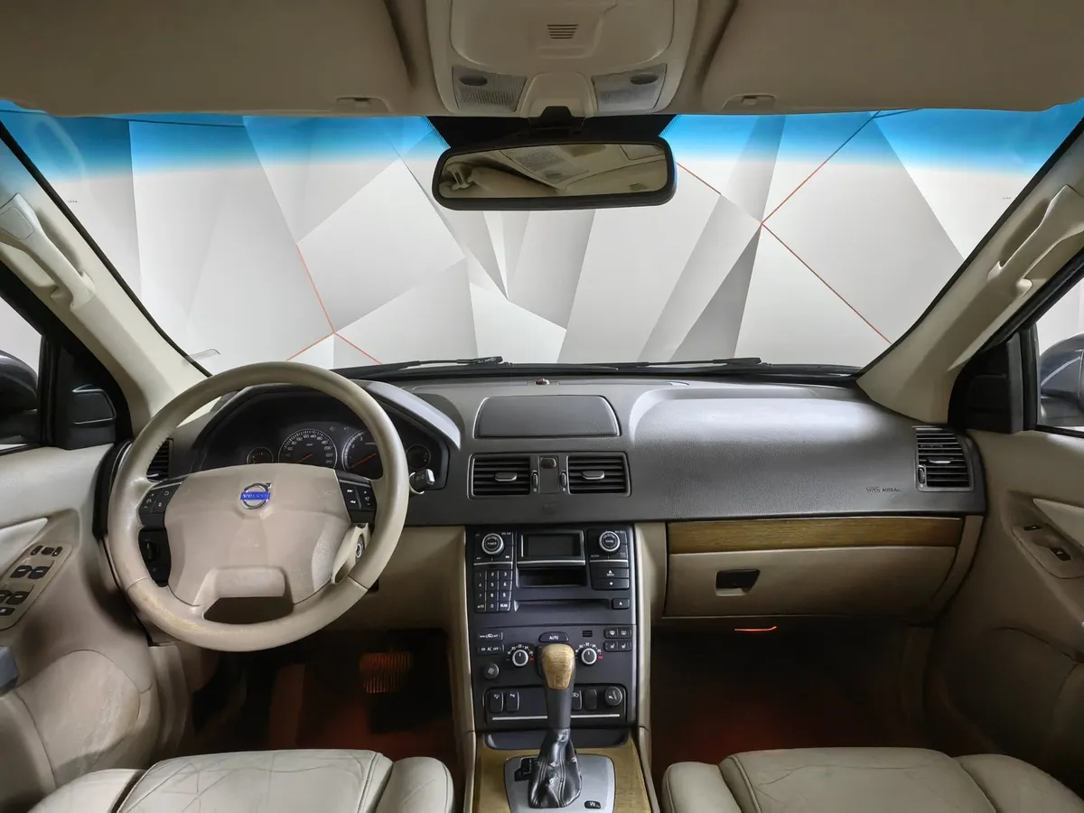 Volvo XC90 2.5 T5 Geartronic AWD (5 мест) (210 л.с.) Черный в АВИЛОН. Слайд №11