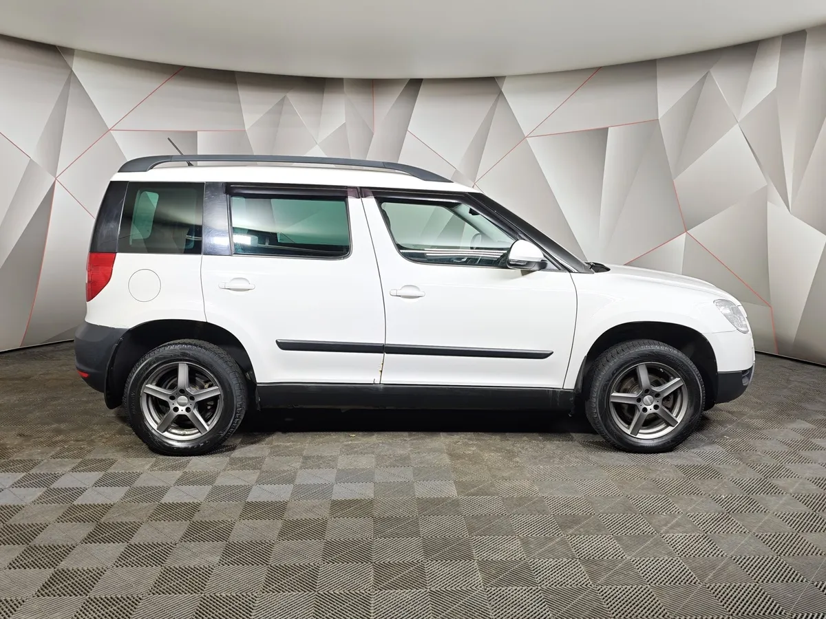 Skoda Yeti 1.2 TSI DSG (105 л.с.) Active Белый в АВИЛОН. Слайд №6