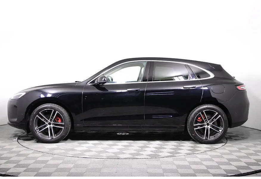 АВИЛОН - Seres M5 1.5 AT 4WD (496 л.с.) Premium Черный - slide 1