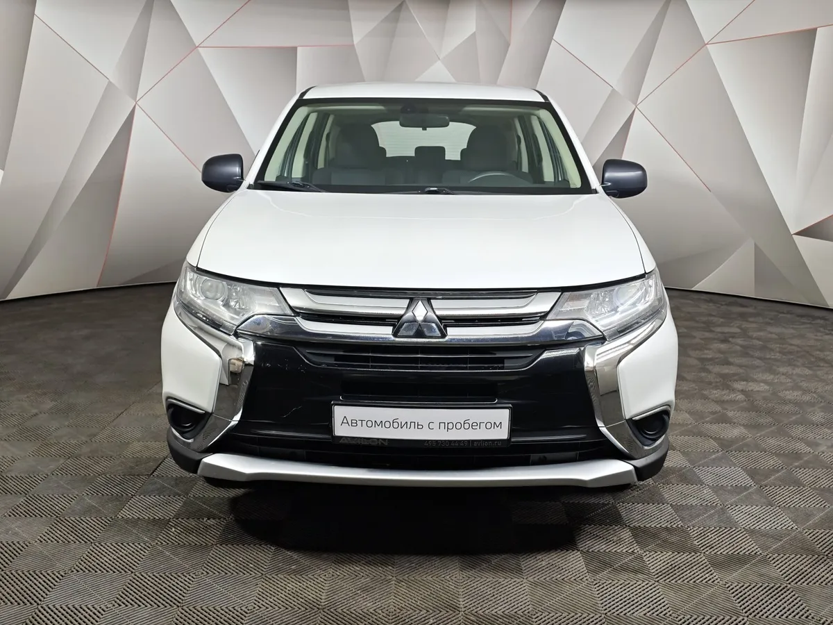 Mitsubishi Outlander 2.0 CVT (146 л.с.) Invite Белый в АВИЛОН. Слайд №7
