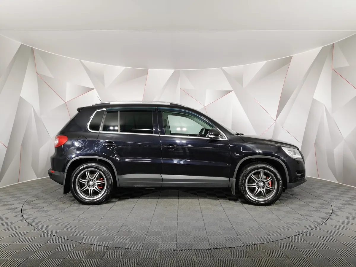 Volkswagen Tiguan 2.0 TSI 4Motion AT (170 л.с.) Track & Field Черный в АВИЛОН. Слайд №6