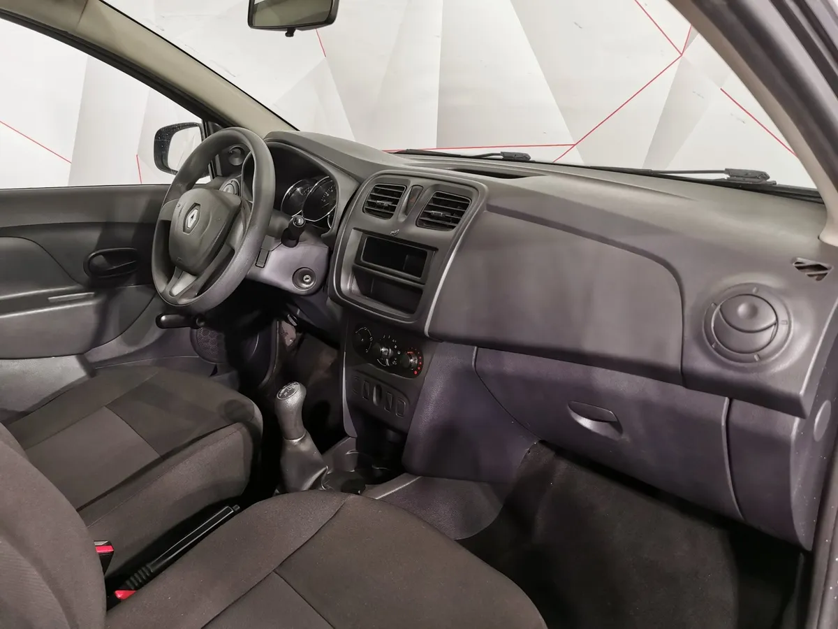 Renault Logan 1.6 MT (82 л.с.) Черный в АВИЛОН. Слайд №12
