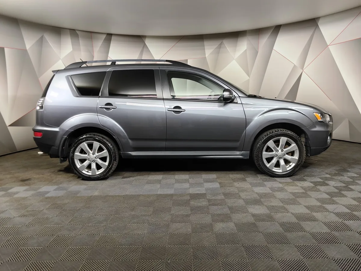 Mitsubishi Outlander 2.4 CVT 4WD (170 л.с.) Серый в АВИЛОН. Слайд №6