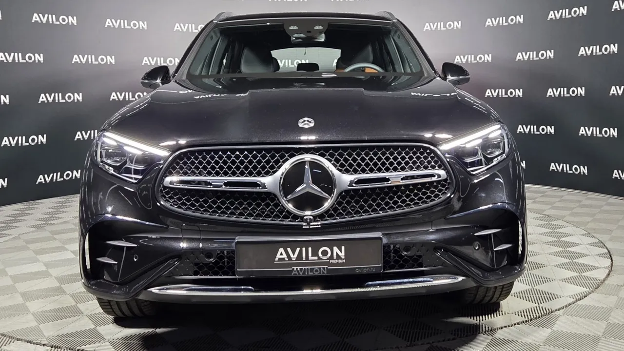 Mercedes-Benz GLC 300 4MATIC 9G-TRONIC (258 л.с.) Черный в АВИЛОН. Слайд №5
