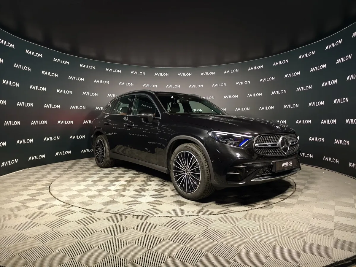 Mercedes-Benz GLC 300 4MATIC 9G-TRONIC (258 л.с.) Черный в АВИЛОН. Слайд №2
