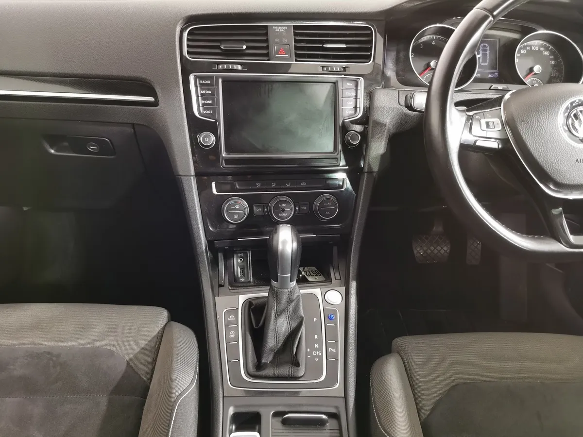 Volkswagen Golf 1.4 TSI BlueMotion DSG (140 л.с.) Highline Серый в АВИЛОН. Слайд №14