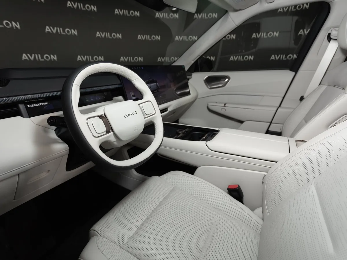 Lynk & Co 900 2.0 AT 4WD (884 л.с.) Ultra Черный в АВИЛОН. Слайд №6