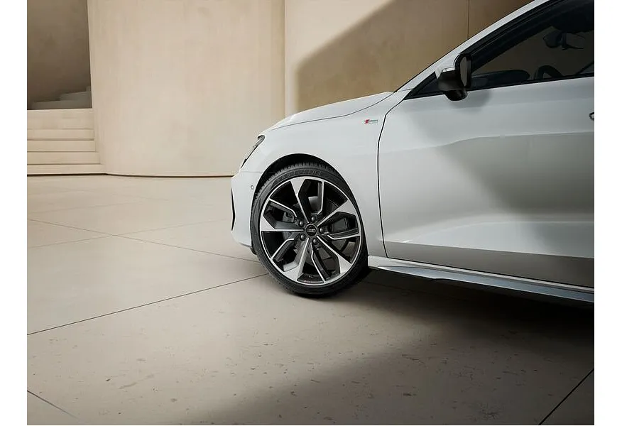 АВИЛОН - Audi A3 1.5 TFSI S-tronic (160 л.с.) Flying Spur Exclusive Белый - slide 8