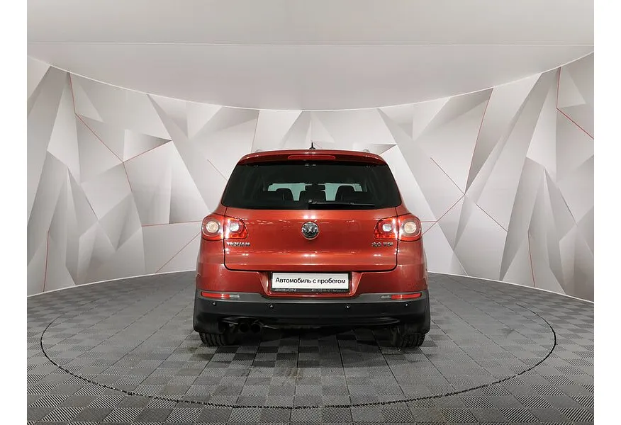 Volkswagen Tiguan 2.0 TSI 4Motion AT (180 л.с.) Sport & Style Красный в АВИЛОН. Слайд №8