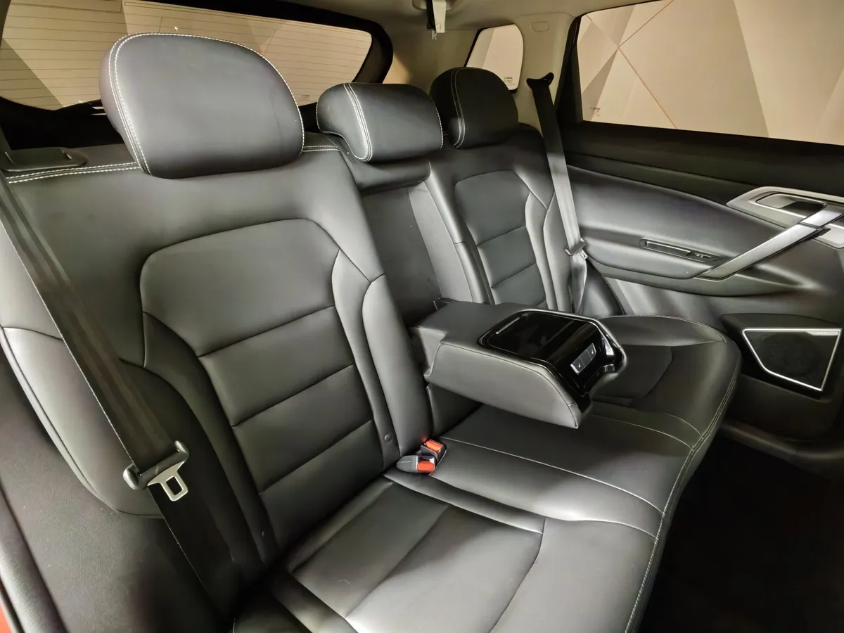 Geely Atlas 2.4 AT (148 л.с.) Comfort Красный в АВИЛОН. Слайд №16