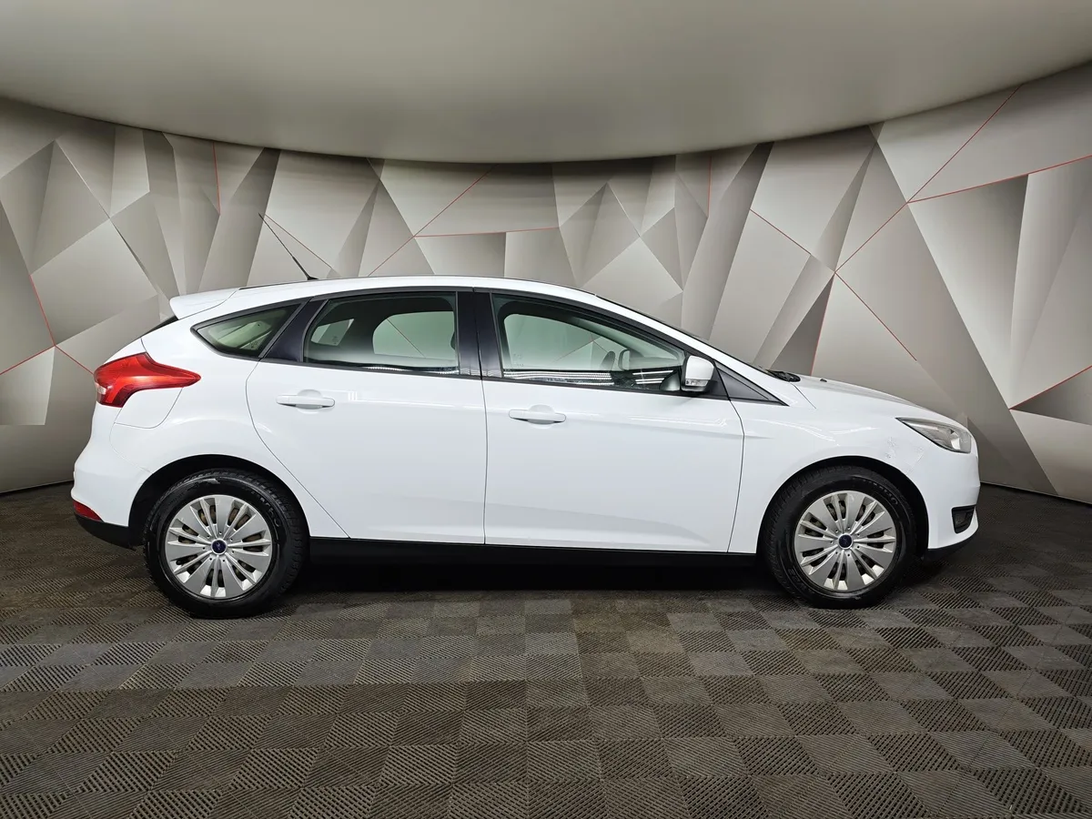Ford Focus 1.6 PowerShift (105 л.с.) Trend Белый в АВИЛОН. Слайд №6