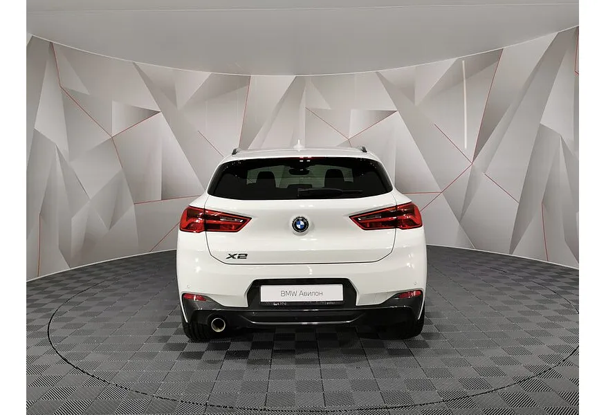 АВИЛОН - BMW X2 18i sDrive AMT (140 л.с.) Advantage Белый - slide 6