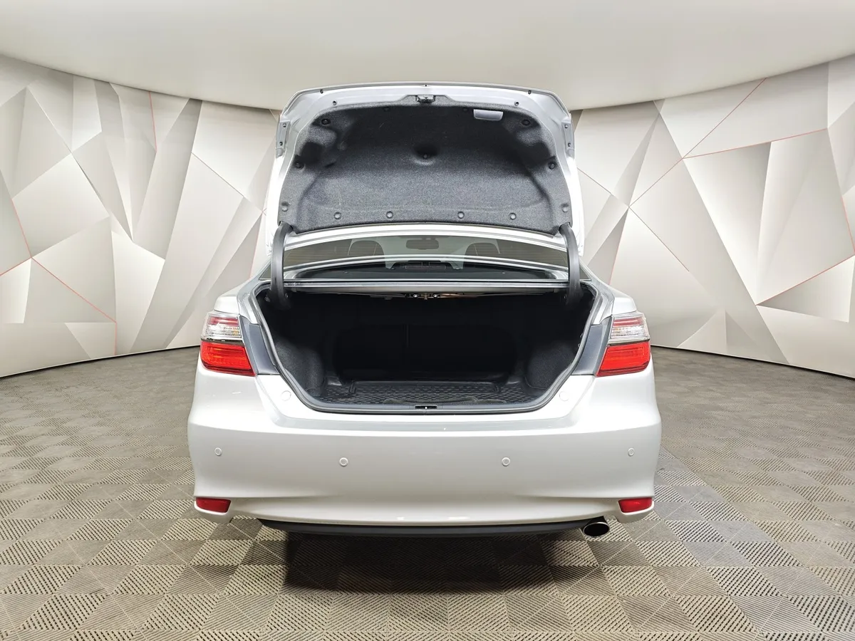 Toyota Camry 2.5 AT (181 л.с.) Классик Серебристый в АВИЛОН. Слайд №12