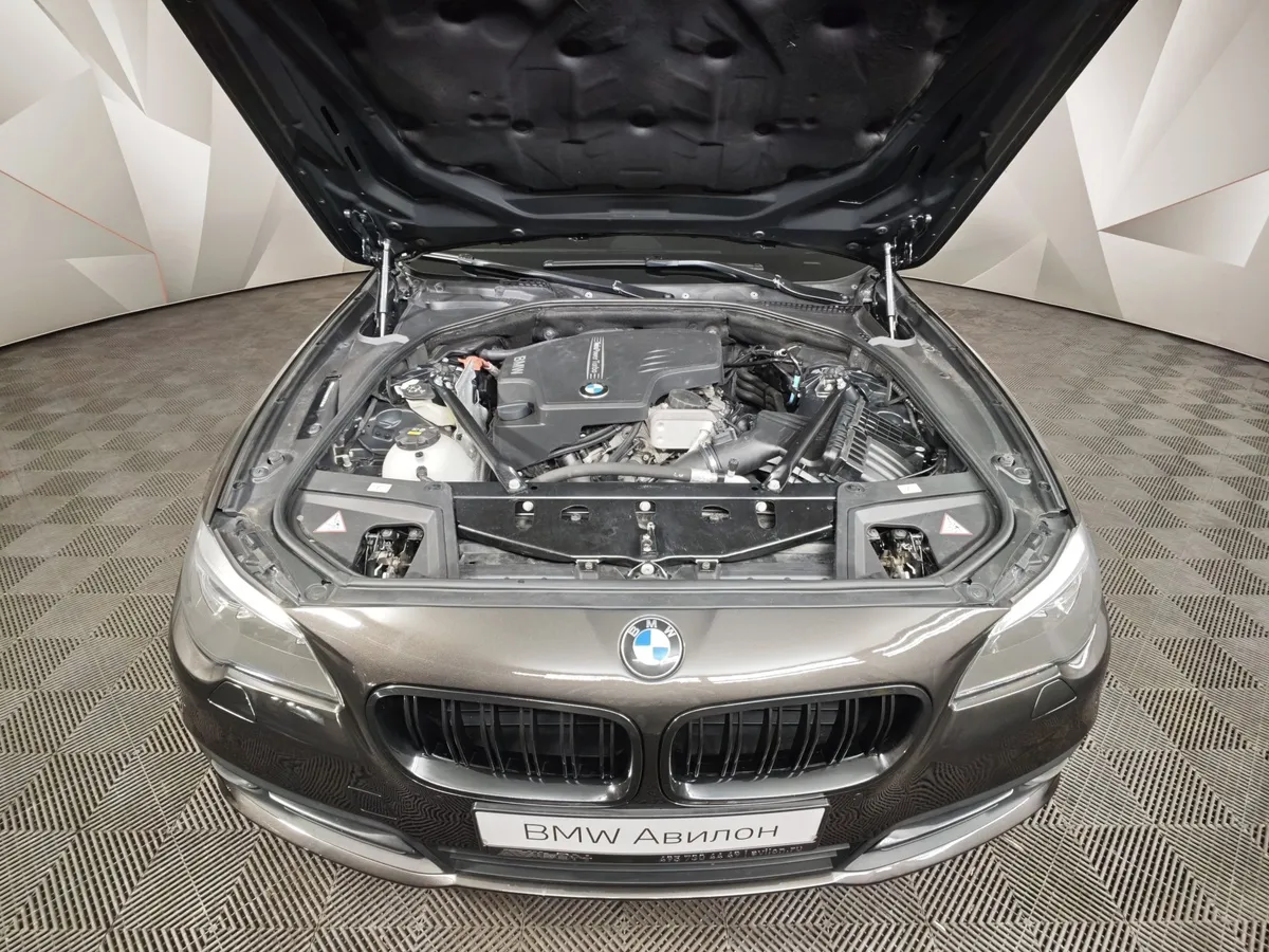 BMW 5 серия 520i AT (184 л.с.) Коричневый в АВИЛОН. Слайд №10