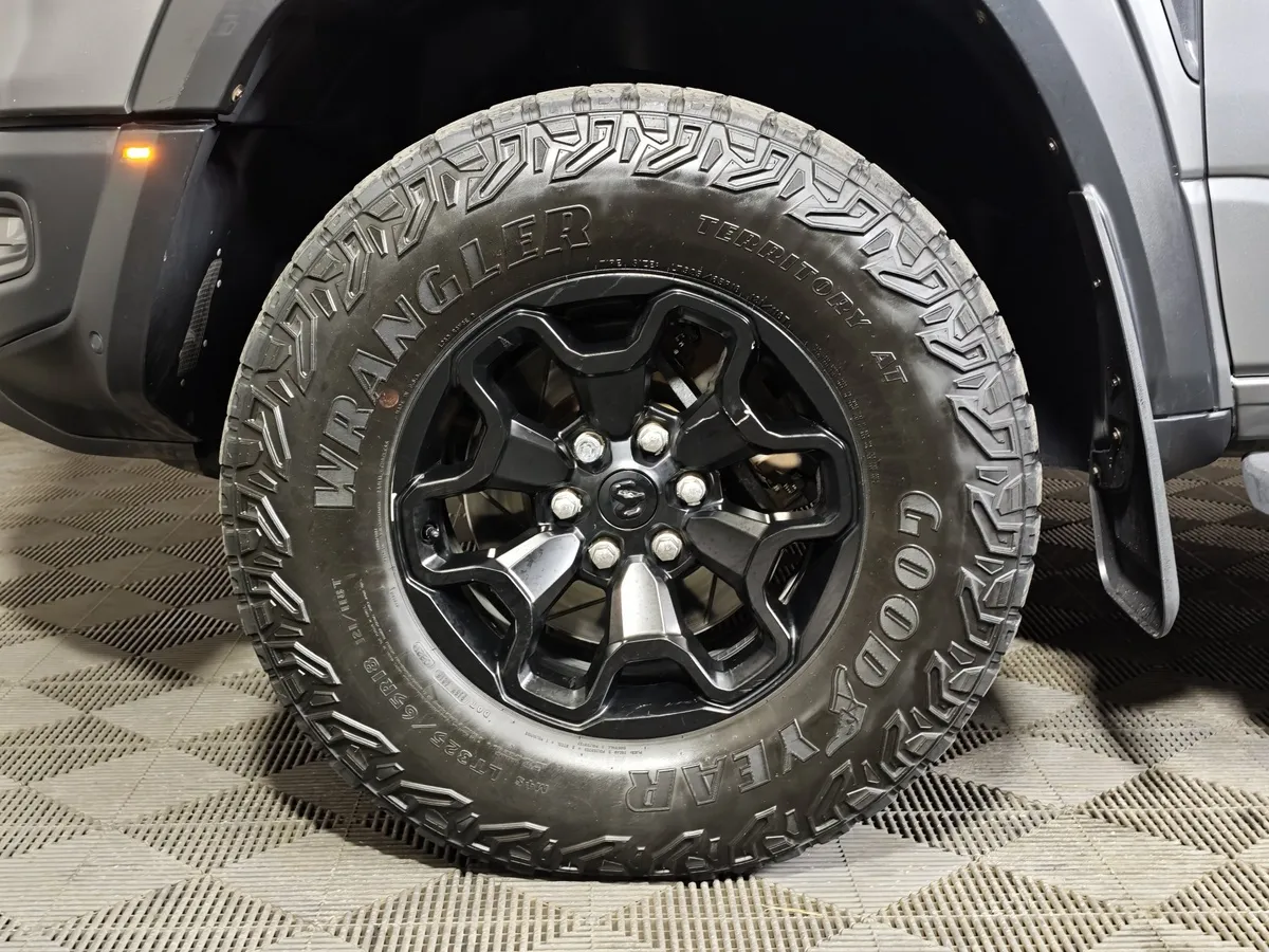 Dodge RAM 1500 TRX 6.2 AT 4WD (702 л.с.) Launch Edition Черный в АВИЛОН. Слайд №9
