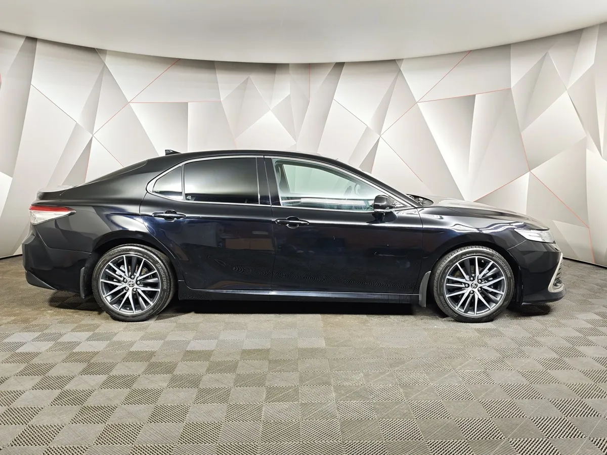 Toyota Camry 2.5 AT (200 л.с.) Черный в АВИЛОН. Слайд №6