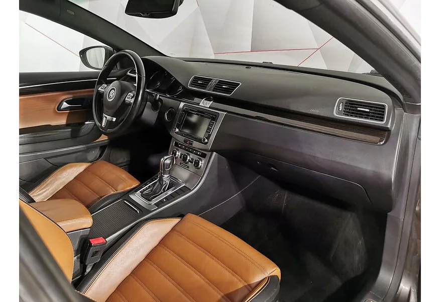 Volkswagen Passat CC 1.8 TSI DSG (152 л.с.) Коричневый в АВИЛОН. Слайд №11