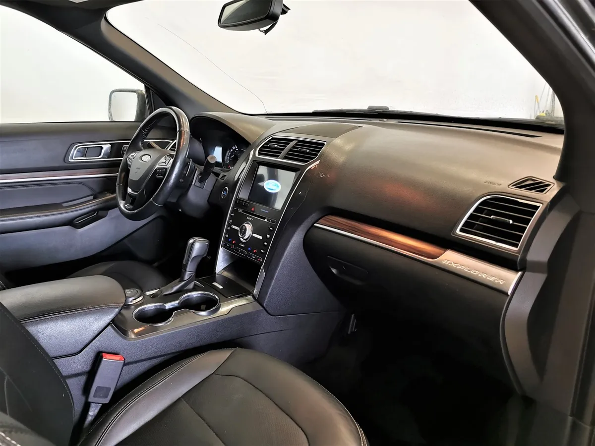 Ford Explorer 3.5 SelectShift 4WD (249 л.с.) Limited Plus Серый в АВИЛОН. Слайд №12