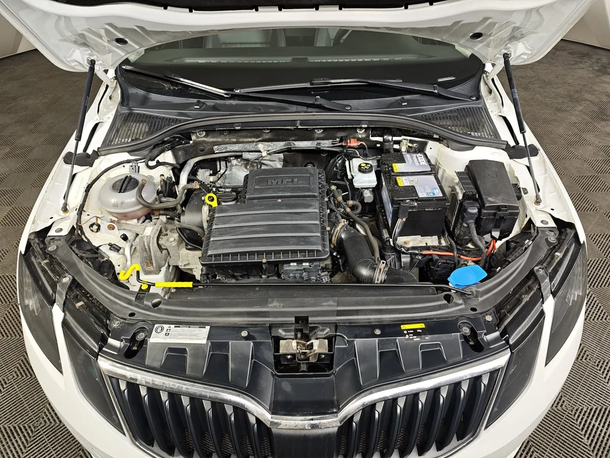 Skoda Octavia 1.6 MPI AT (110 л.с.) Белый в АВИЛОН. Слайд №11