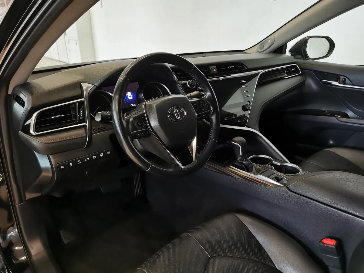 Toyota Camry 3.5 AT (249 л.с.) Черный в АВИЛОН. Слайд №18