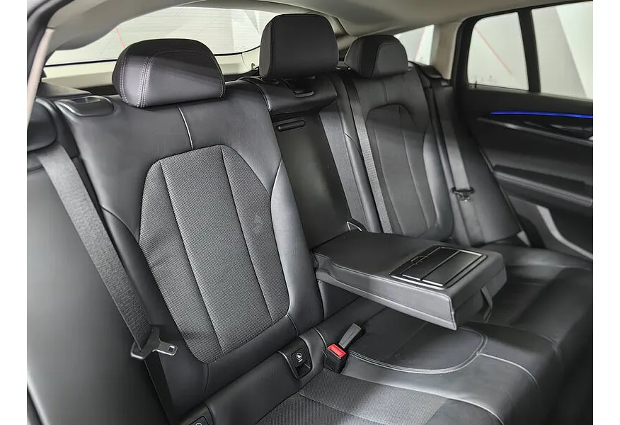 BMW X4 xDrive20i Steptronic (184 л.с.) Lifestyle Бежевый в АВИЛОН. Слайд №14