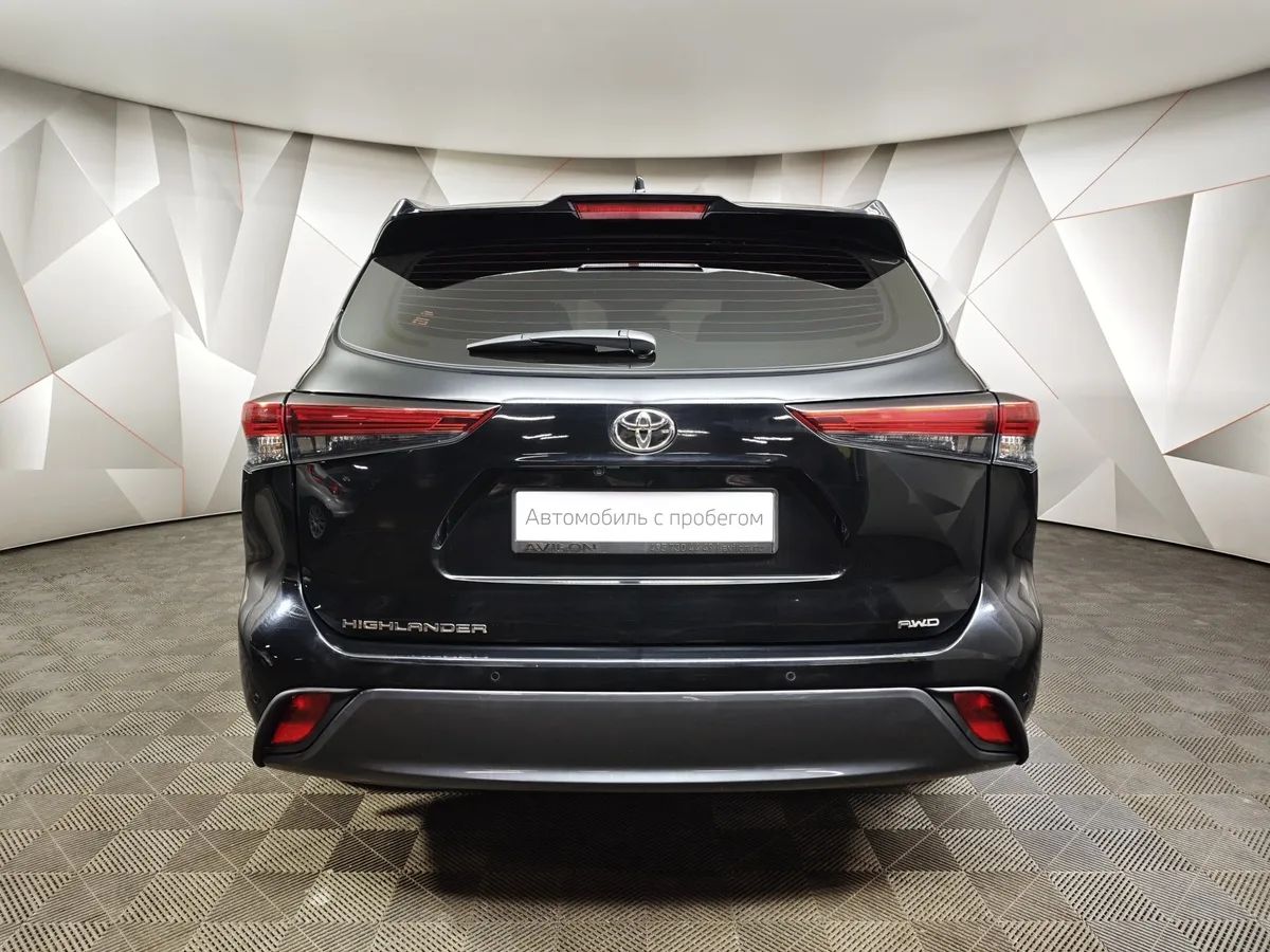 Toyota Highlander 2.4T AT 4WD (269 л.с.) Черный в АВИЛОН. Слайд №8