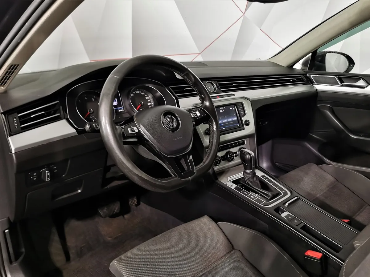 Volkswagen Passat 1.8 TSI BlueMotion DSG (180 л.с.) Comfortline Черный в АВИЛОН. Слайд №18