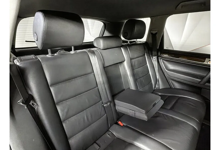 Volkswagen Touareg 2.5 TDI Tiptronic (174 л.с.) R Line Серый в АВИЛОН. Слайд №15