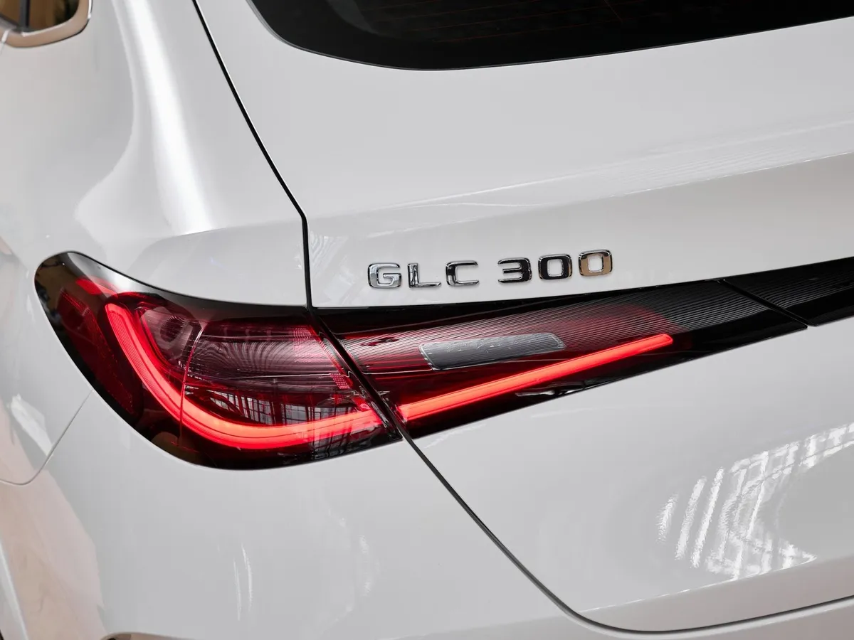 Mercedes-Benz GLC Купе 260 9G-TRONIC 4MATIC (204 л.с.) Белый в АВИЛОН. Слайд №15