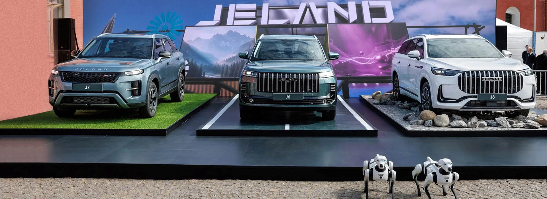 JELAND как символ партнерства: бренд показал автомобильные новинки и передовых роботов на выставке в Санкт-Петербурге