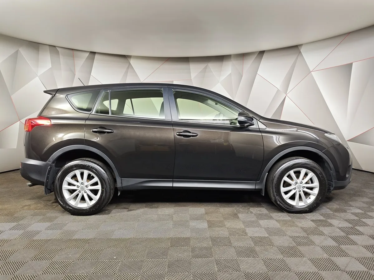 Toyota RAV4 2.0 CVT (146 л.с.) Коричневый в АВИЛОН. Слайд №6