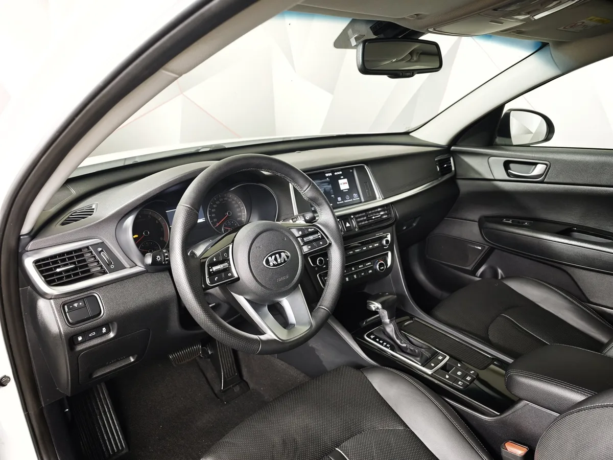 Kia Optima 2.0 AT (150 л.с.) Белый в АВИЛОН. Слайд №18