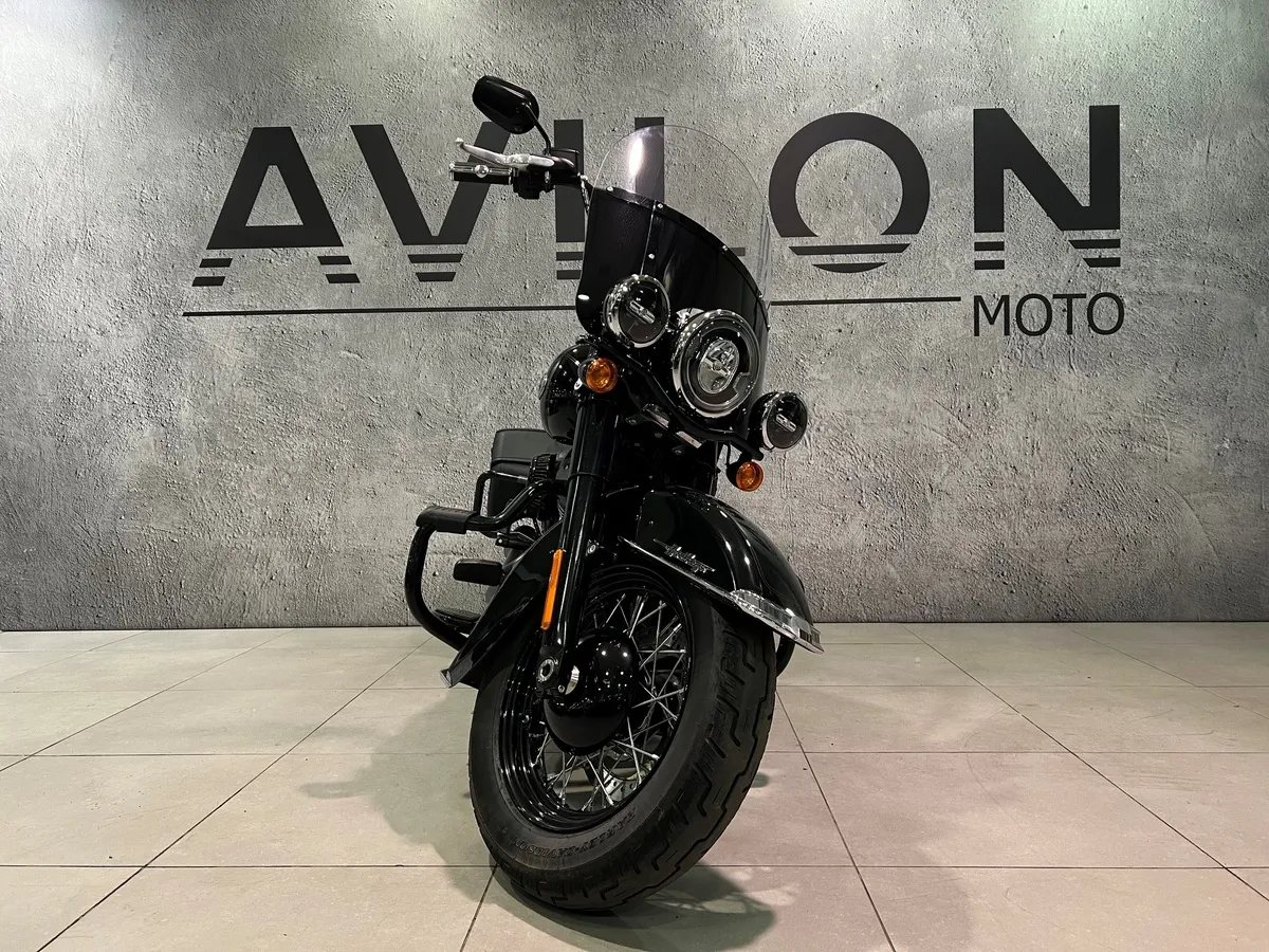 Harley-Davidson FLHCS Heritage Classic 114 1868 см³ (93 л.с.) (93) 1868 Черный в АВИЛОН. Слайд №5