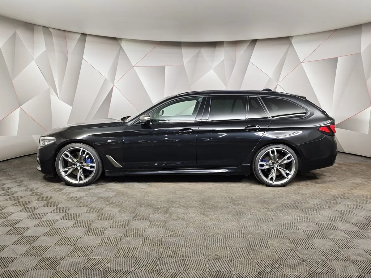 BMW 5 серия M550d xDrive Steptronic (400 л.с.) Черный в АВИЛОН. Слайд №5